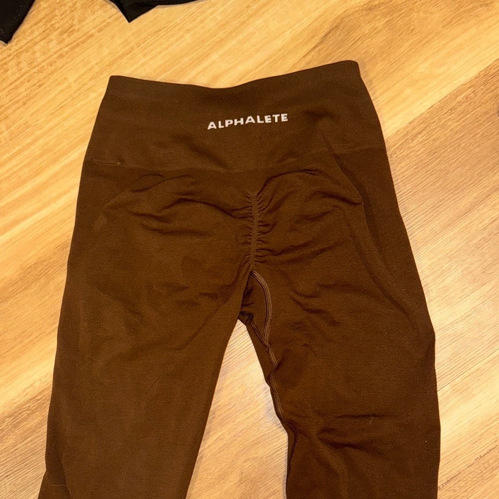 Alphalete Amplify Leggings color rich brown